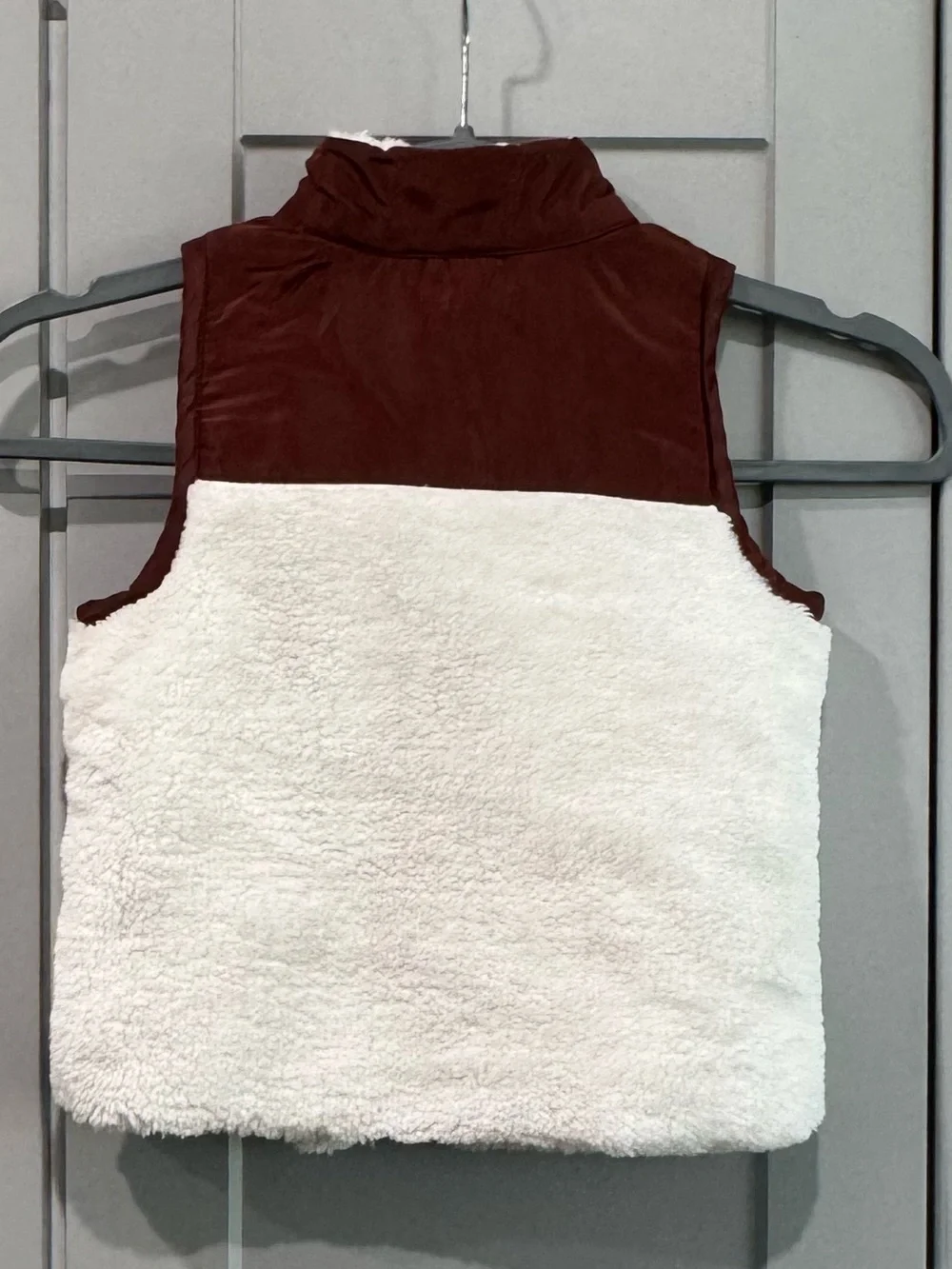 Tommy Bahama Kids Sherpa Vest in Maroon and White
